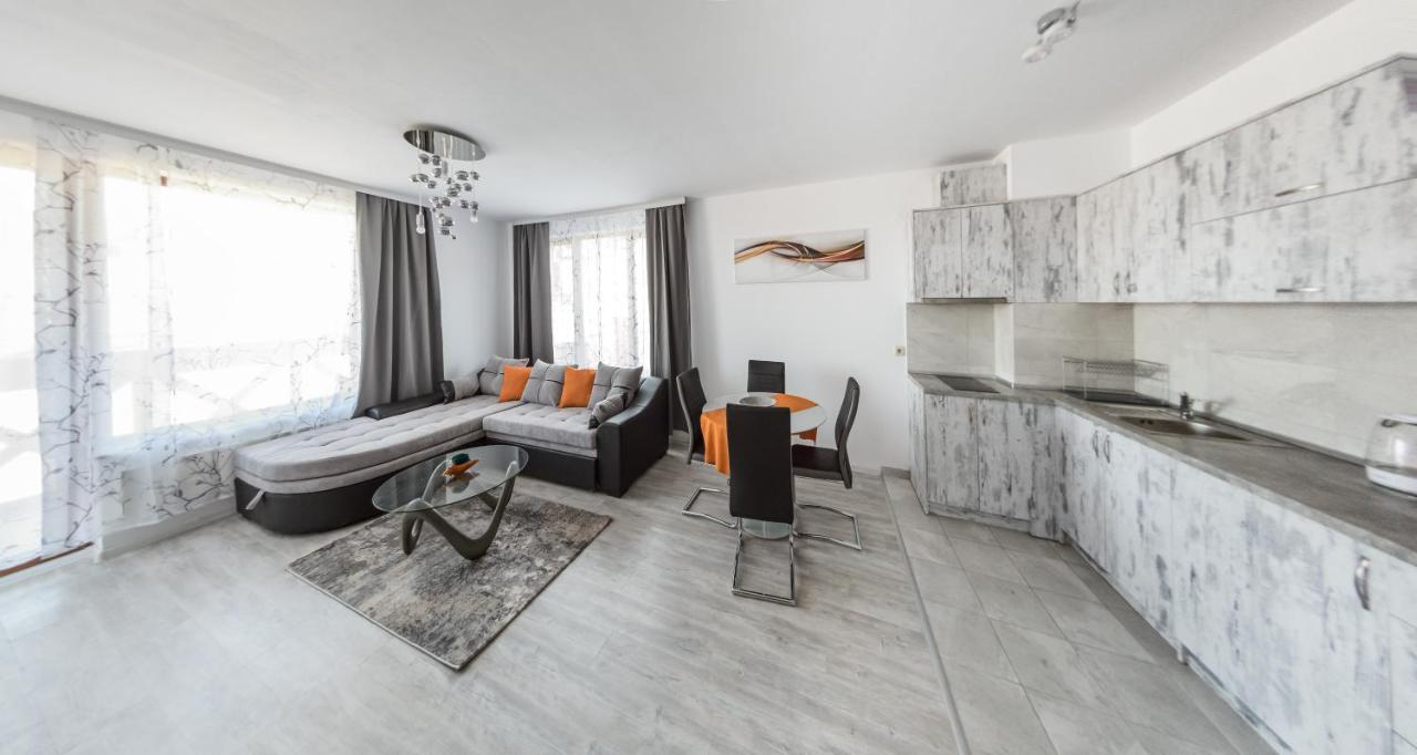 Next To Gondola Stylish And Charming Apartment Bansko Exterior foto
