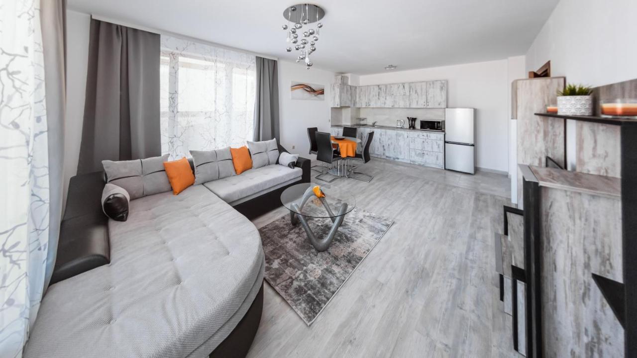 Next To Gondola Stylish And Charming Apartment Bansko Exterior foto